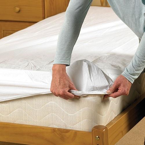 Protège-matelas imperméable à l'eau Couvre-lit rembourré anti-poussière  Épaissir Lit chaud Drap de lit Couvre-lit